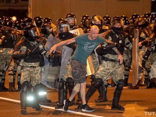 Как разгоняли ночные акции протеста в Минске (видео)