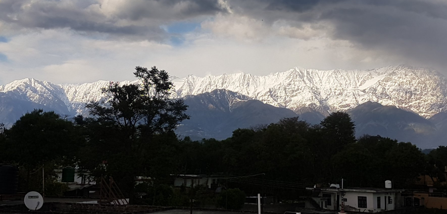 Жители Индии впервые за 30 лет смогли увидеть Гималаи