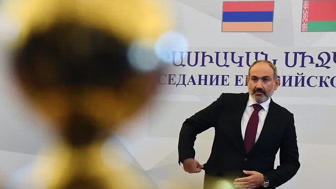 Коммерсантъ: Власти Армении увлеклись редактированием конституции